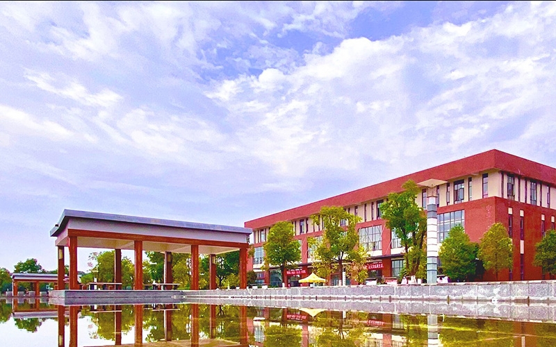 武汉纺织大学外经贸学院